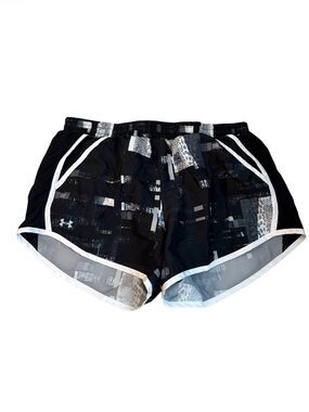 Under Armour Light Gray and Black HeatGear Training Shorts - Size M